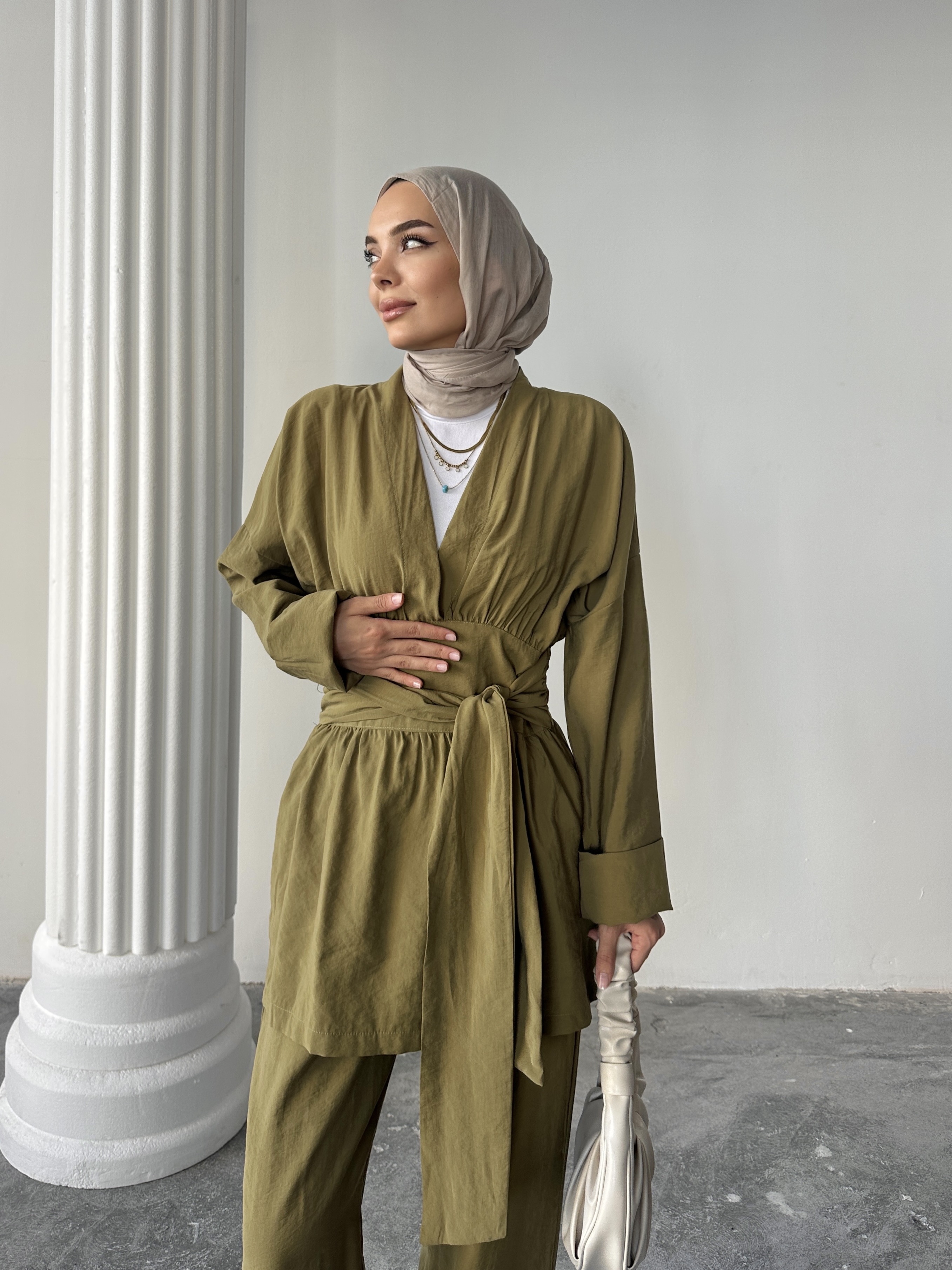 BELİ KUŞAKLI TENSEL KUMAŞ TAKIM